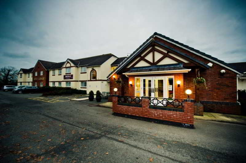 Hotel Wrexham Exterior photo